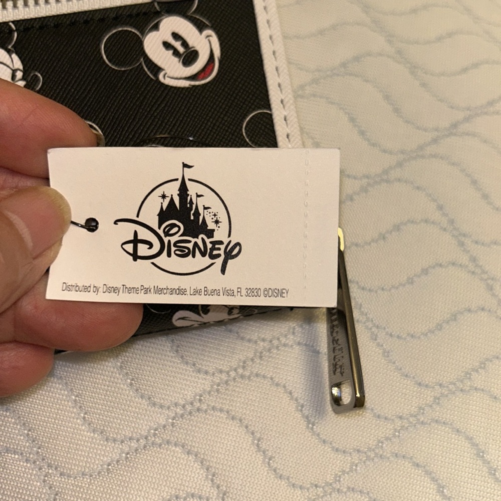 NWT Disney Loungefly Mickey Wallet - Picture 12 of 12